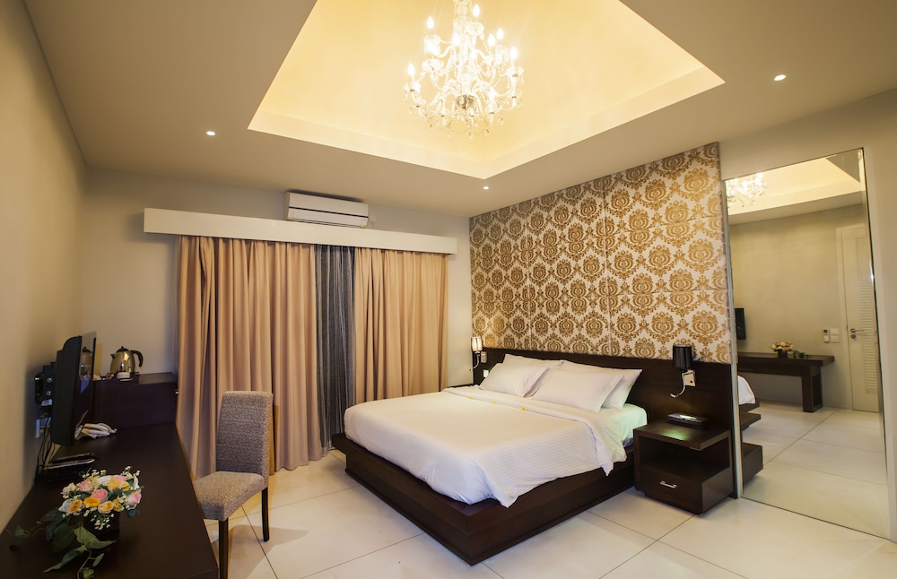 noah villa and chapel