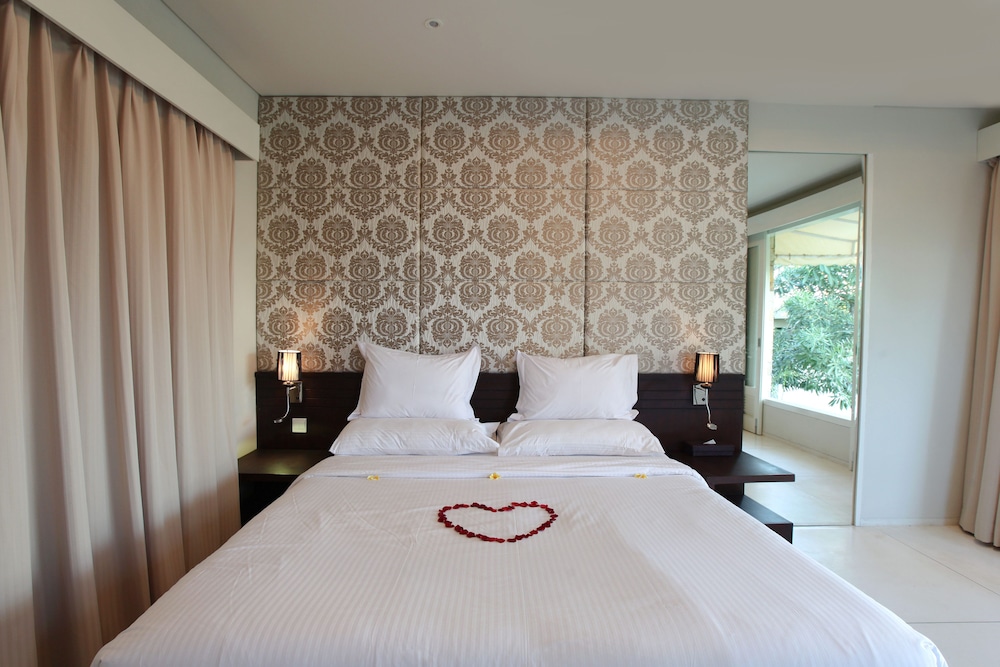 noah villa and chapel