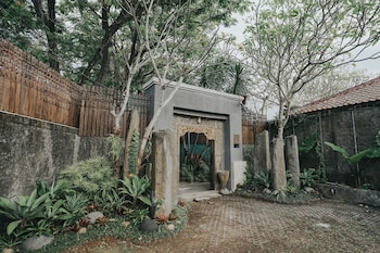 alam bidadari seminyak villas