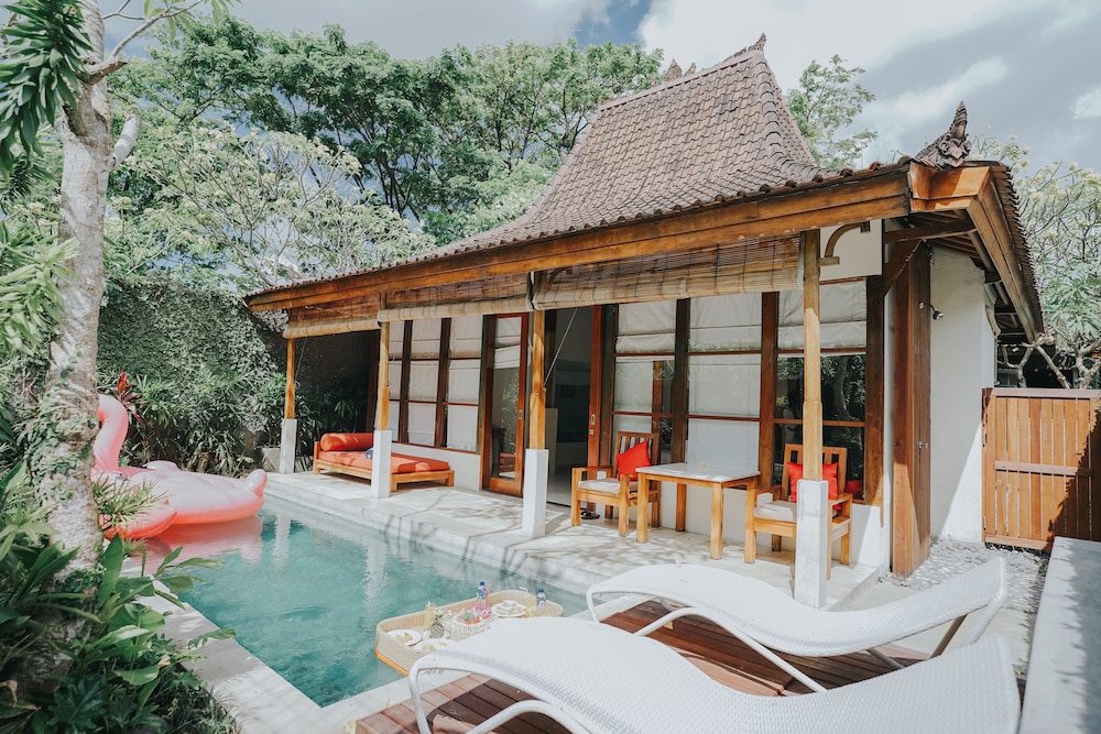 alam bidadari seminyak villas