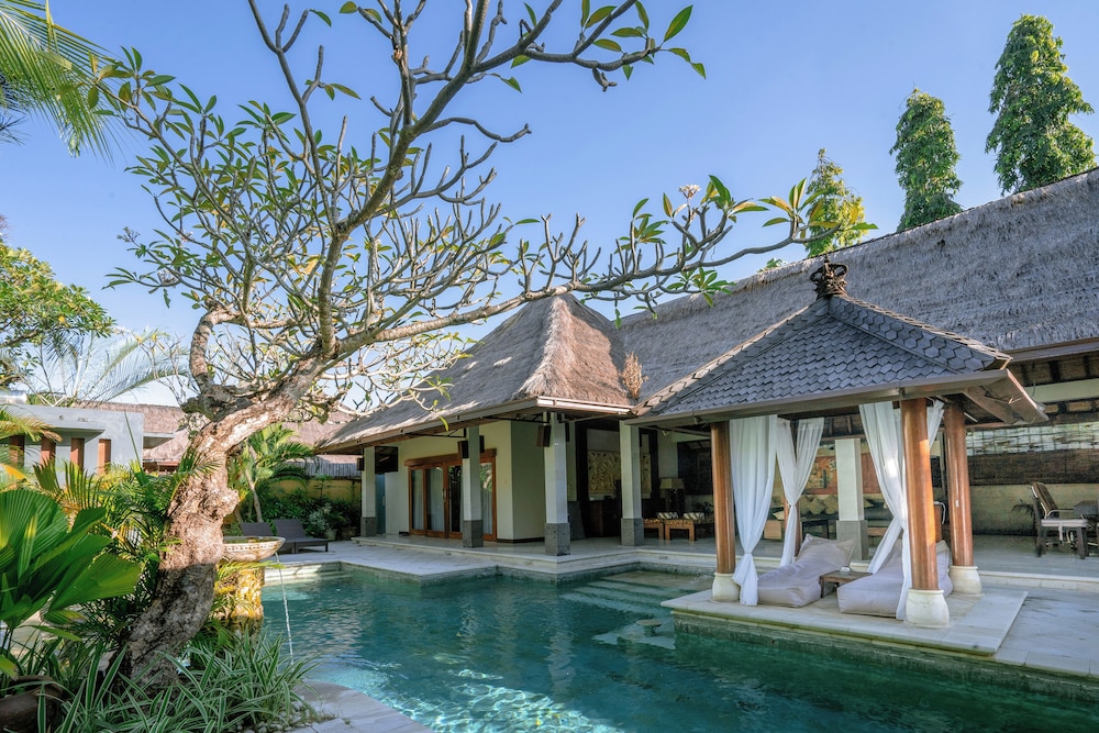 the maya seminyak villas
