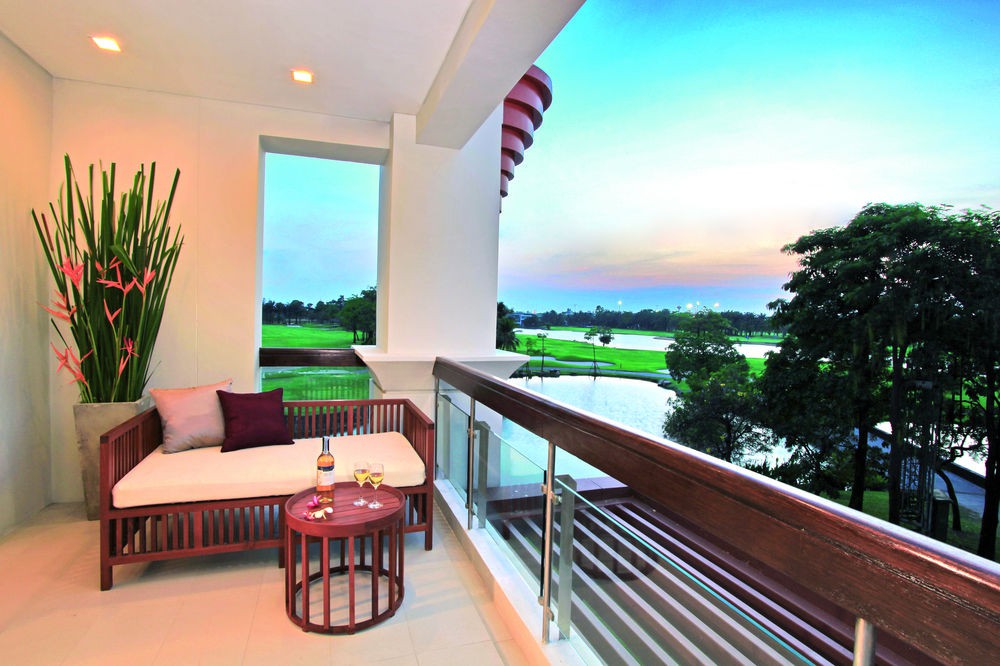 summit windmill golf suite hotel suvarnabhumi