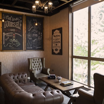 oaks ibn battuta gate dubai