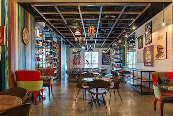 oaks ibn battuta gate dubai