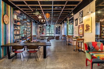 oaks ibn battuta gate dubai