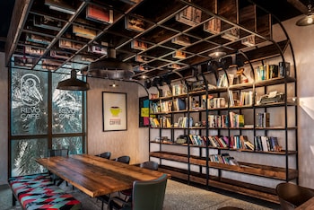 oaks ibn battuta gate dubai