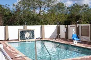 country inn and suites by radisson tampa airport north fl