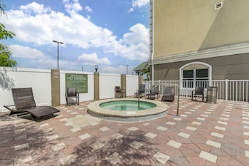 Country Inn & Suites By Radisson, Tampa Airport North, Fl,Tampa>>Beach Walk,3 star