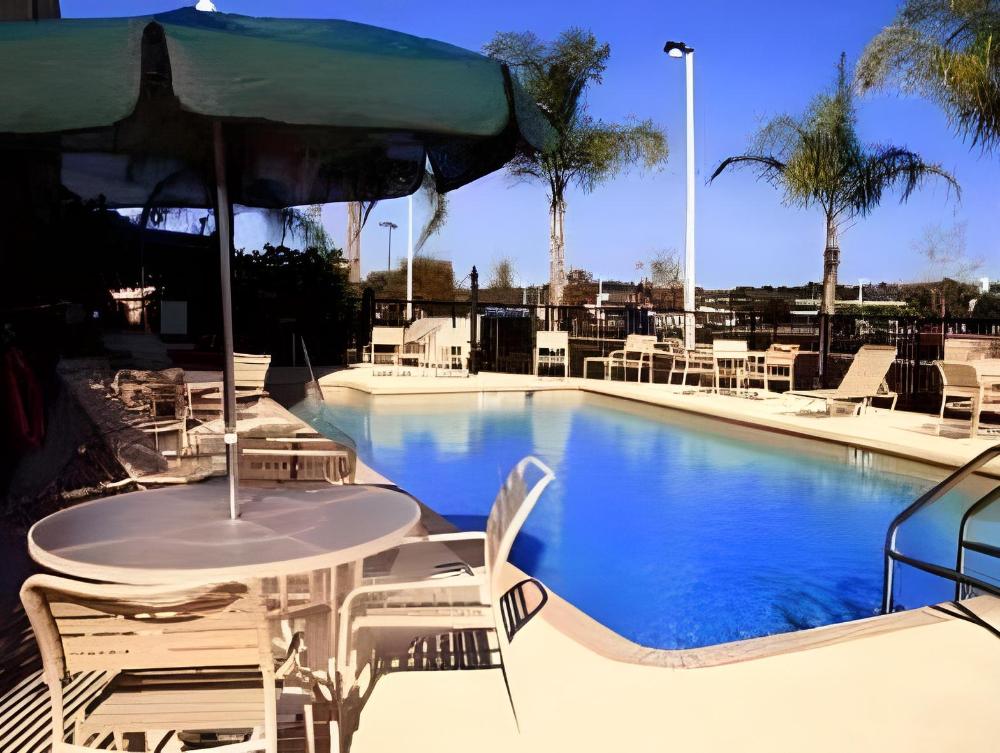 hampton inn and suites tampa east casino area