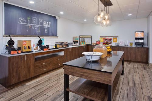 hampton inn and suites tampa east casino area