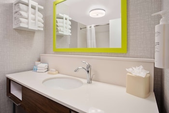 hampton inn and suites tampa east casino area