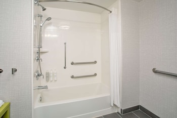 hampton inn and suites tampa east casino area