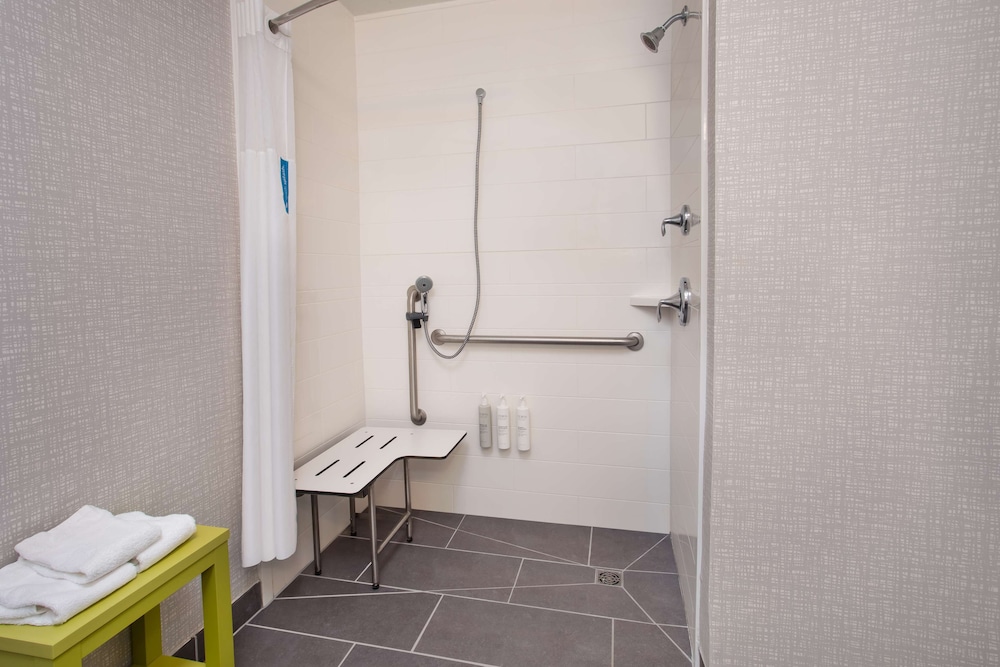 hampton inn and suites tampa east casino area