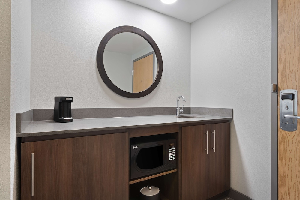 hampton inn and suites tampa east casino area