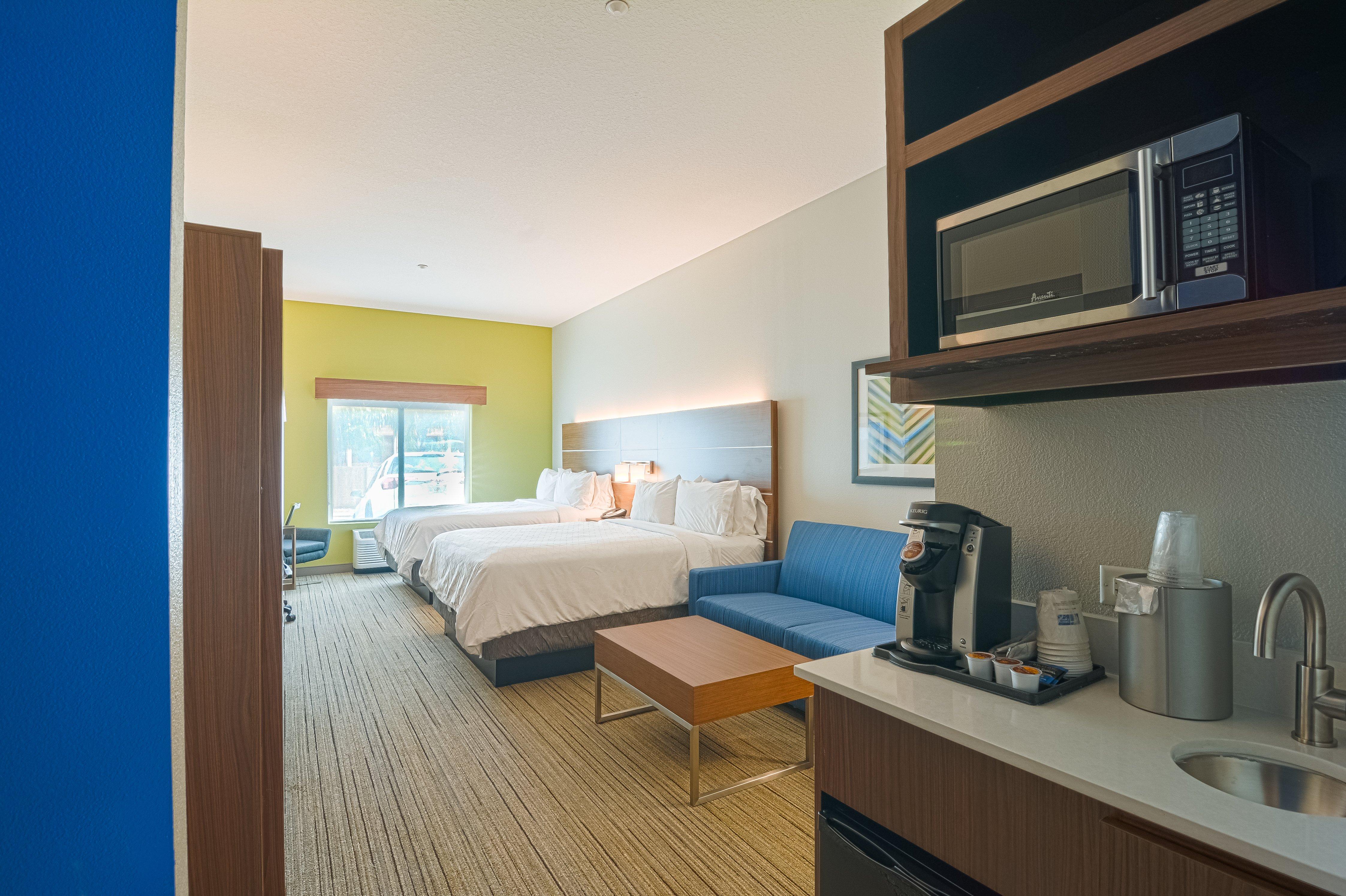 holiday inn express and suites tampa usf busch gardens