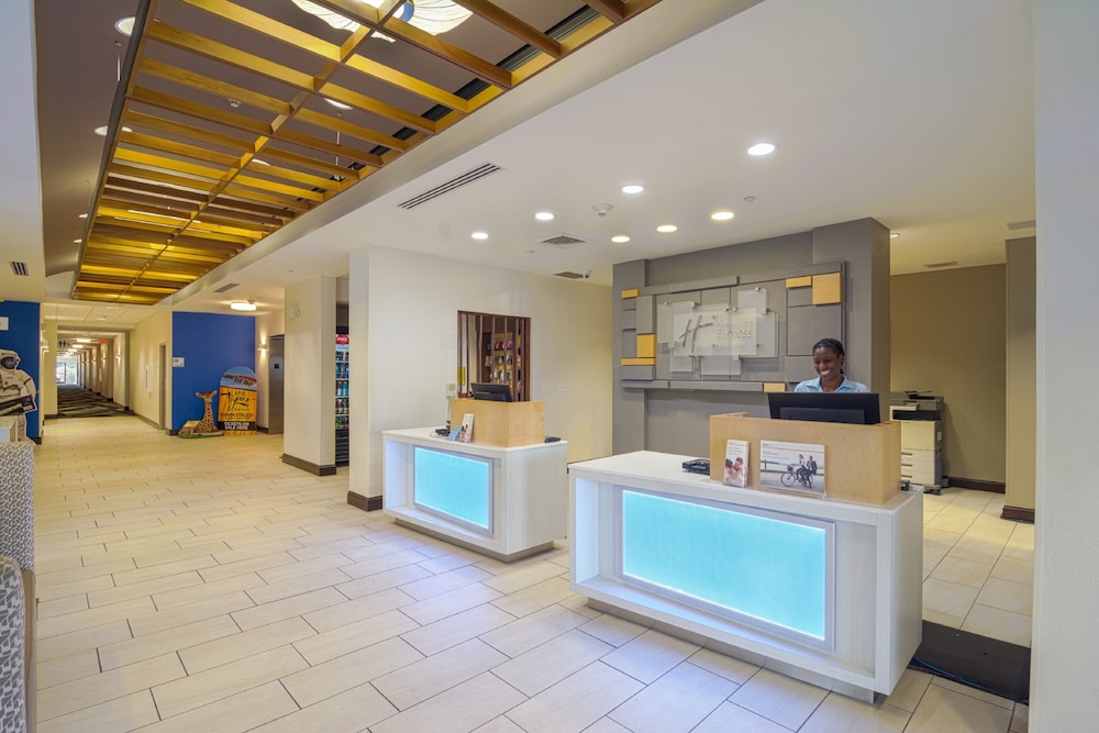 holiday inn express and suites tampa usf busch gardens