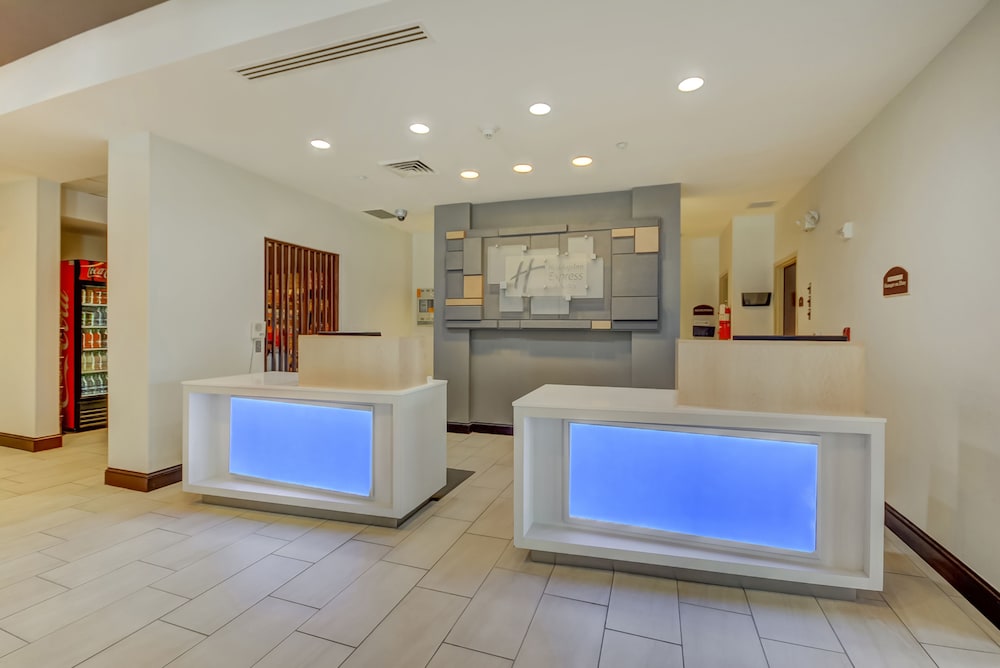 holiday inn express and suites tampa usf busch gardens