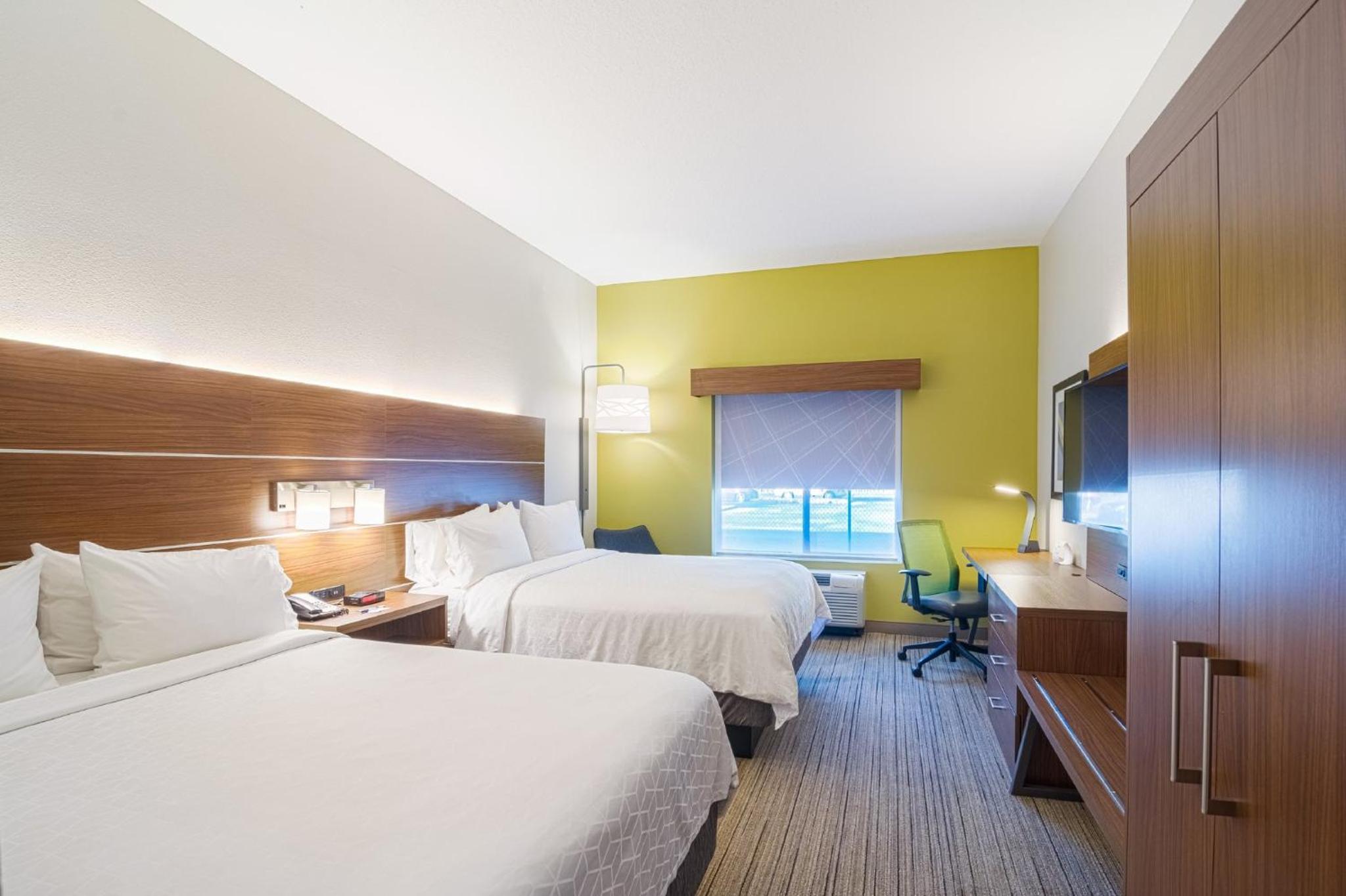 holiday inn express and suites tampa usf busch gardens