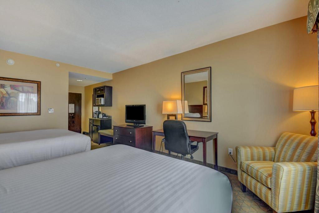 holiday inn express and suites tampa usf busch gardens