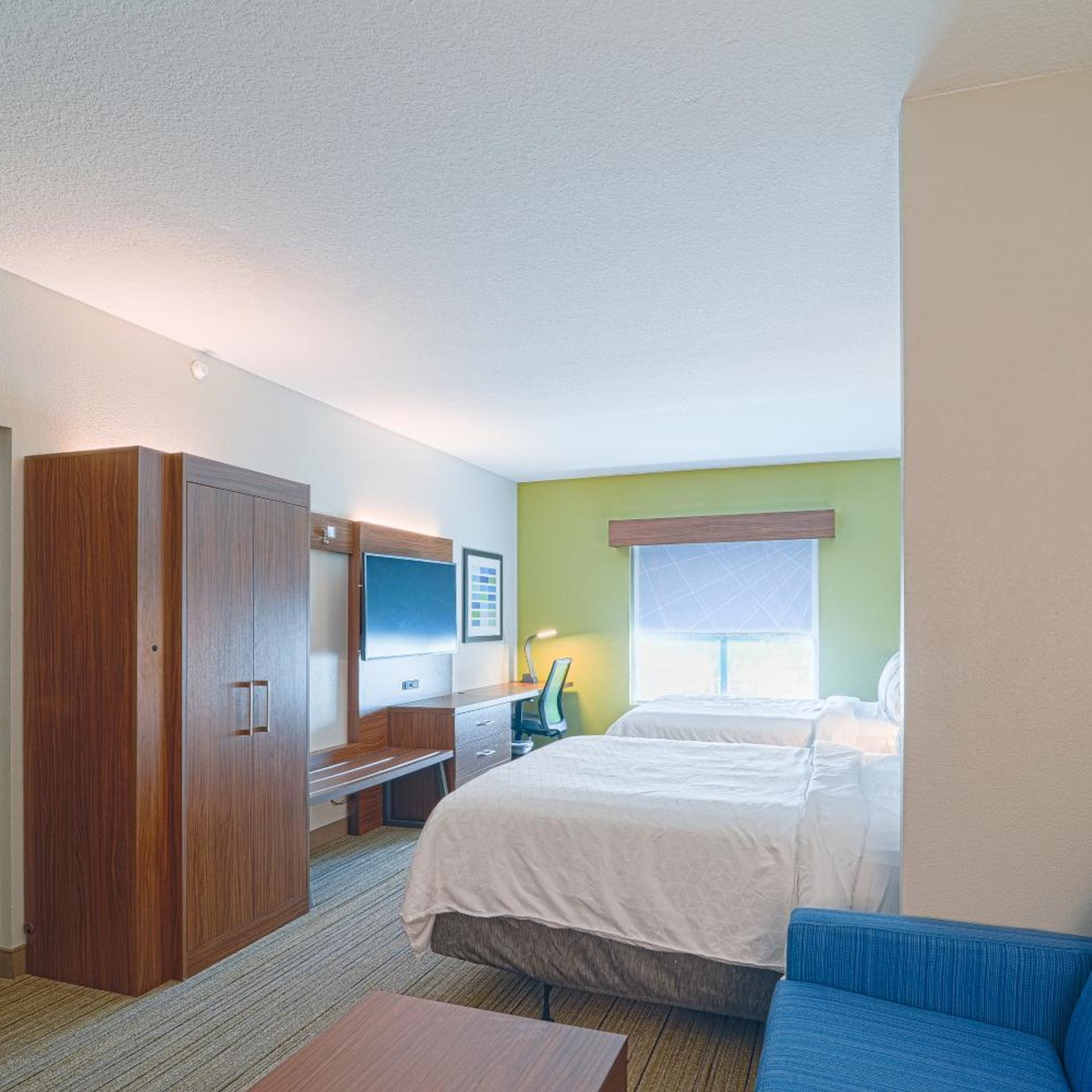 holiday inn express and suites tampa usf busch gardens