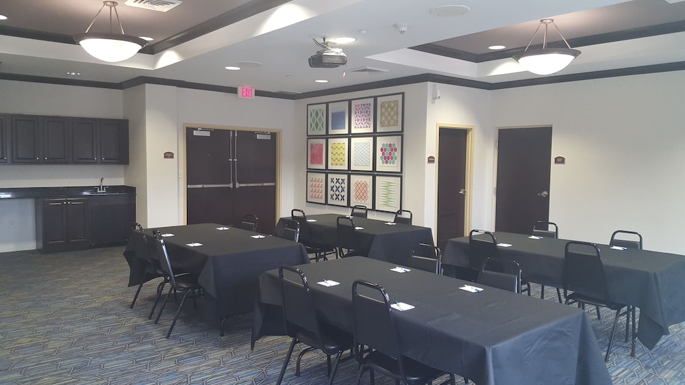 holiday inn express and suites tampa usf busch gardens