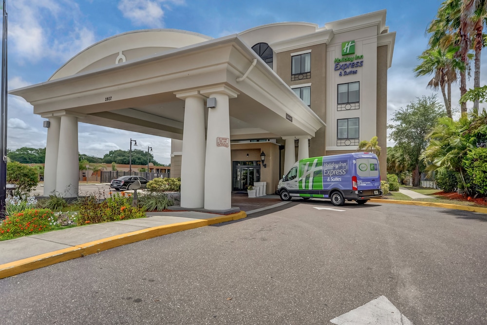 holiday inn express and suites tampa usf busch gardens