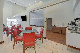 holiday inn express and suites tampa usf busch gardens
