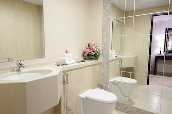 the apartments dubai world trade centre