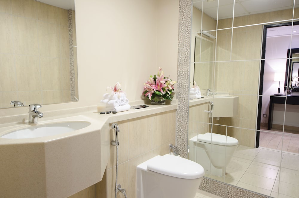 the apartments dubai world trade centre