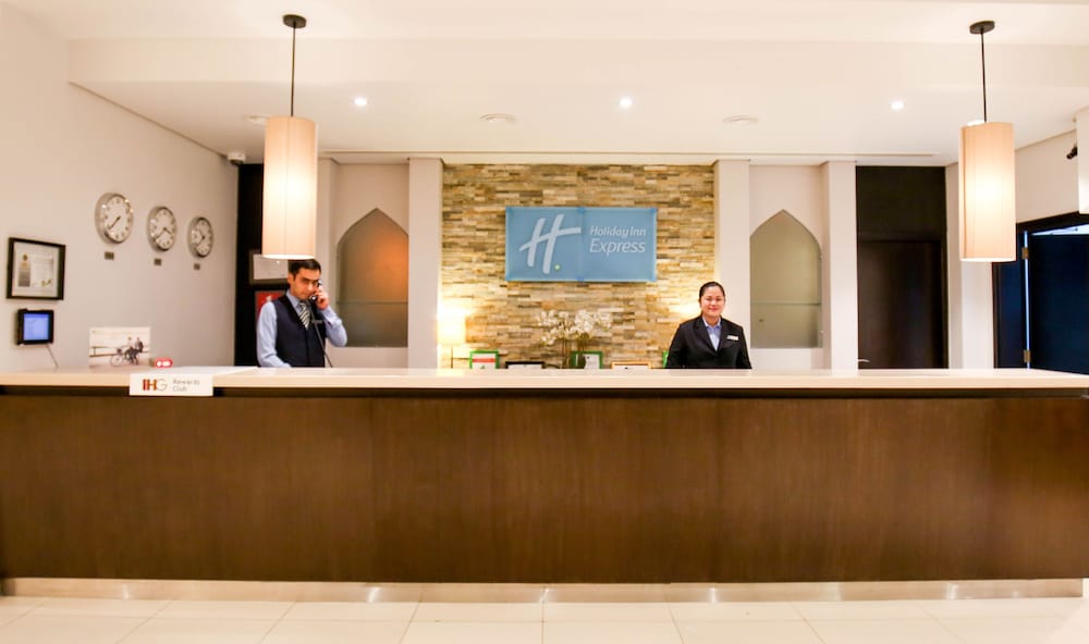holiday inn express dubai internet city by ihg