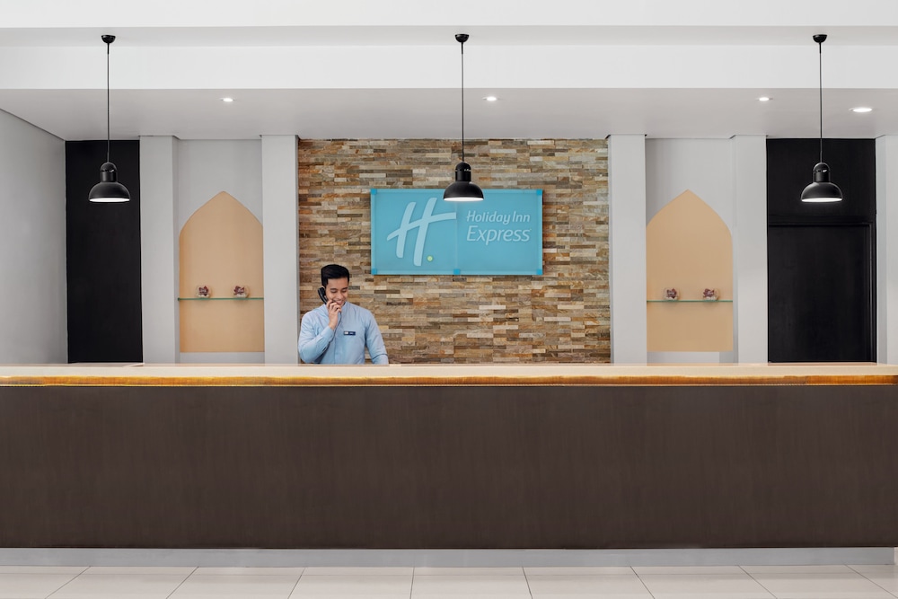 holiday inn express dubai internet city by ihg