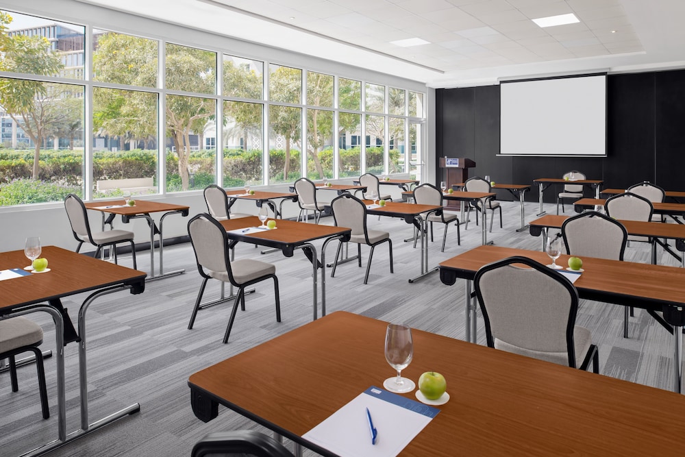 holiday inn express dubai internet city by ihg
