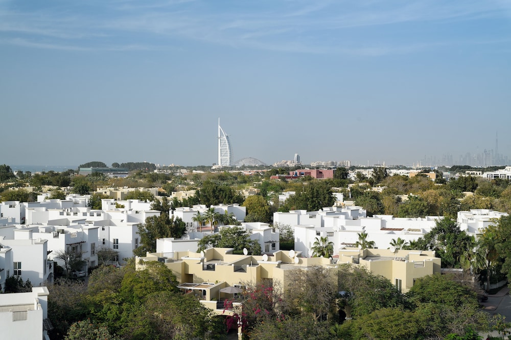 holiday inn express dubai internet city by ihg