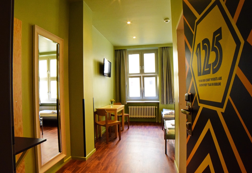 amstel house hostel berlin