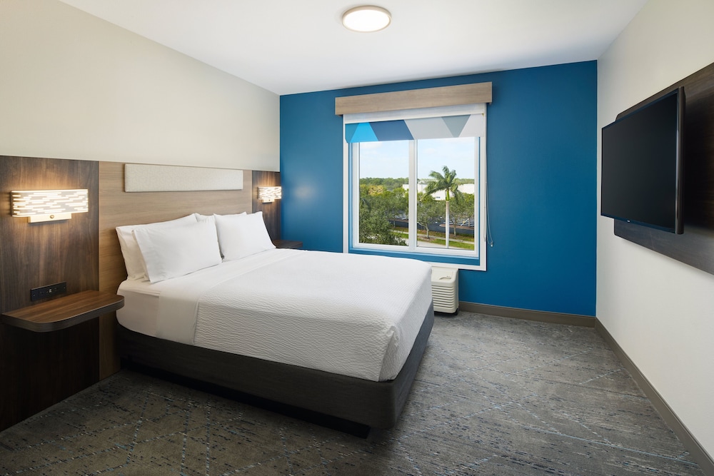 holiday inn express and suites port st lucie west