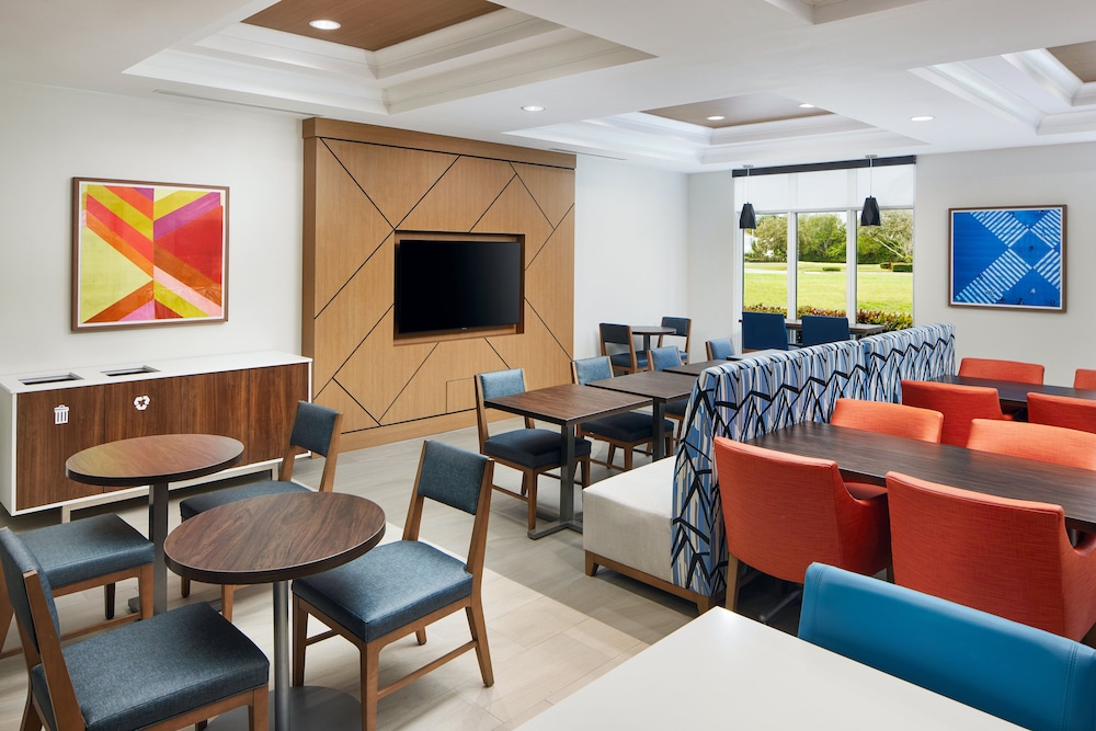 holiday inn express and suites port st lucie west