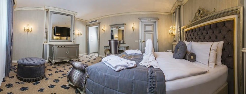 cassiel hotel