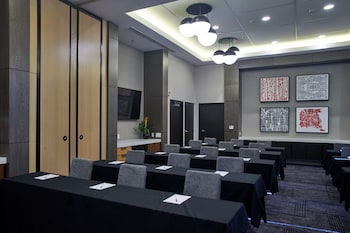 hampton inn and suites los angeles sherman oaks