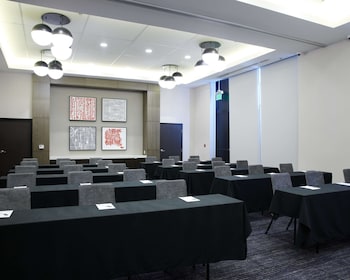 hampton inn and suites los angeles sherman oaks