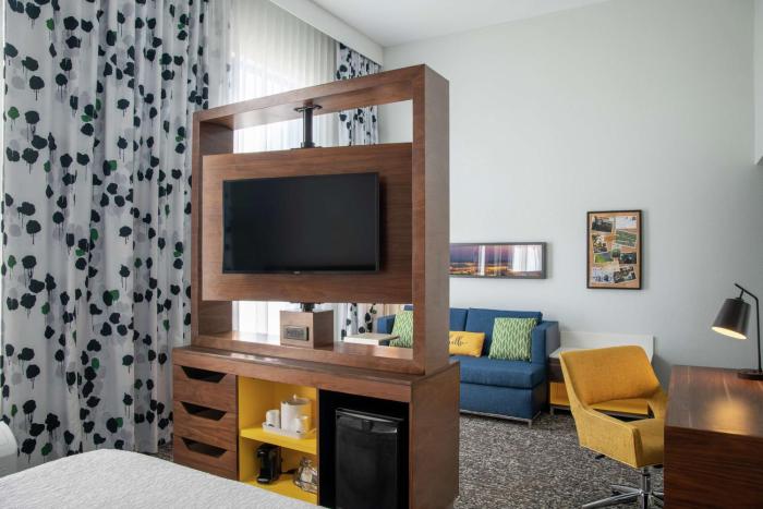 hampton inn and suites los angeles sherman oaks
