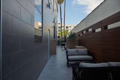 hampton inn and suites los angeles sherman oaks