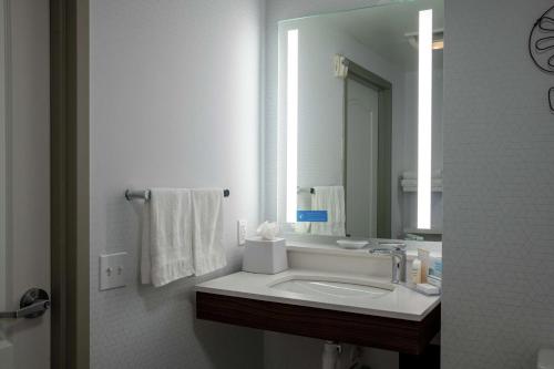 hampton inn and suites los angeles sherman oaks