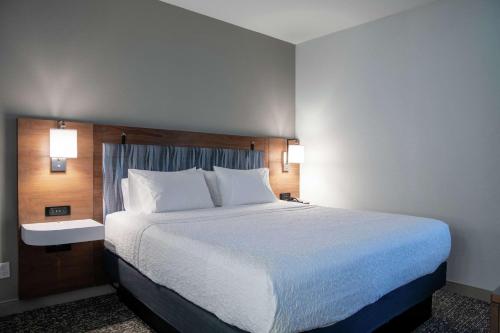 hampton inn and suites los angeles sherman oaks