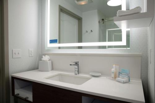 hampton inn and suites los angeles sherman oaks