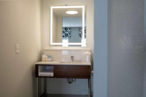 hampton inn and suites los angeles sherman oaks