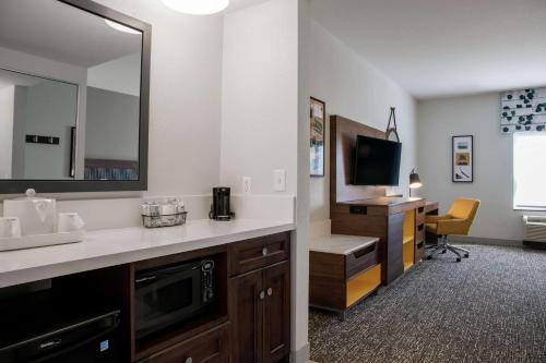 hampton inn and suites los angeles sherman oaks
