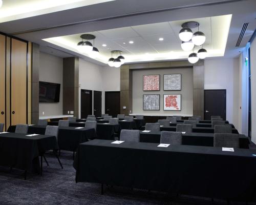 hampton inn and suites los angeles sherman oaks
