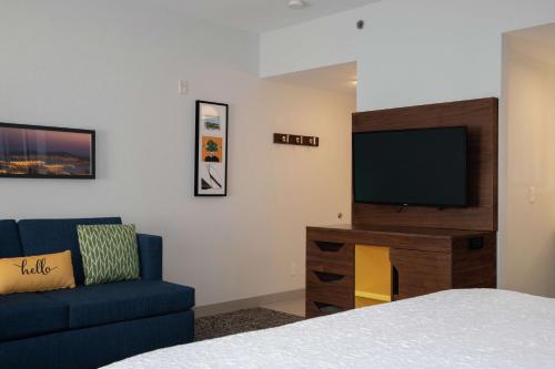 hampton inn and suites los angeles sherman oaks