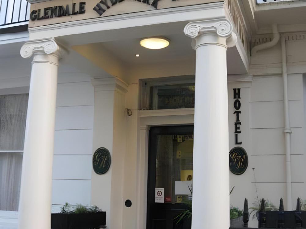 glendale hyde park hotel