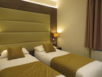 glendale hyde park hotel